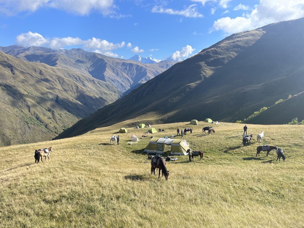 RANDONNEE CHEVAL HORSE RIDING TUSHETI 
